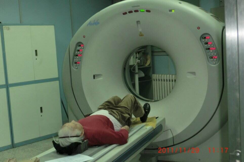 患者正在接受扫描
